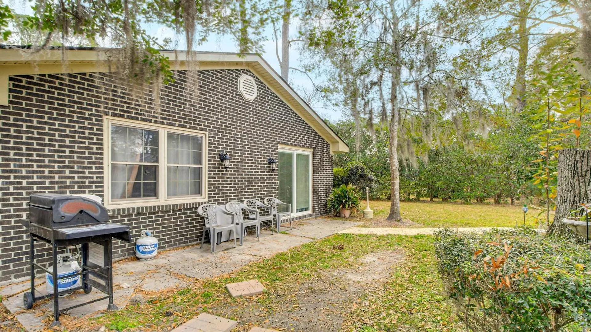 4 Mi To With Gazebo And Seasonal Pool! Savannah