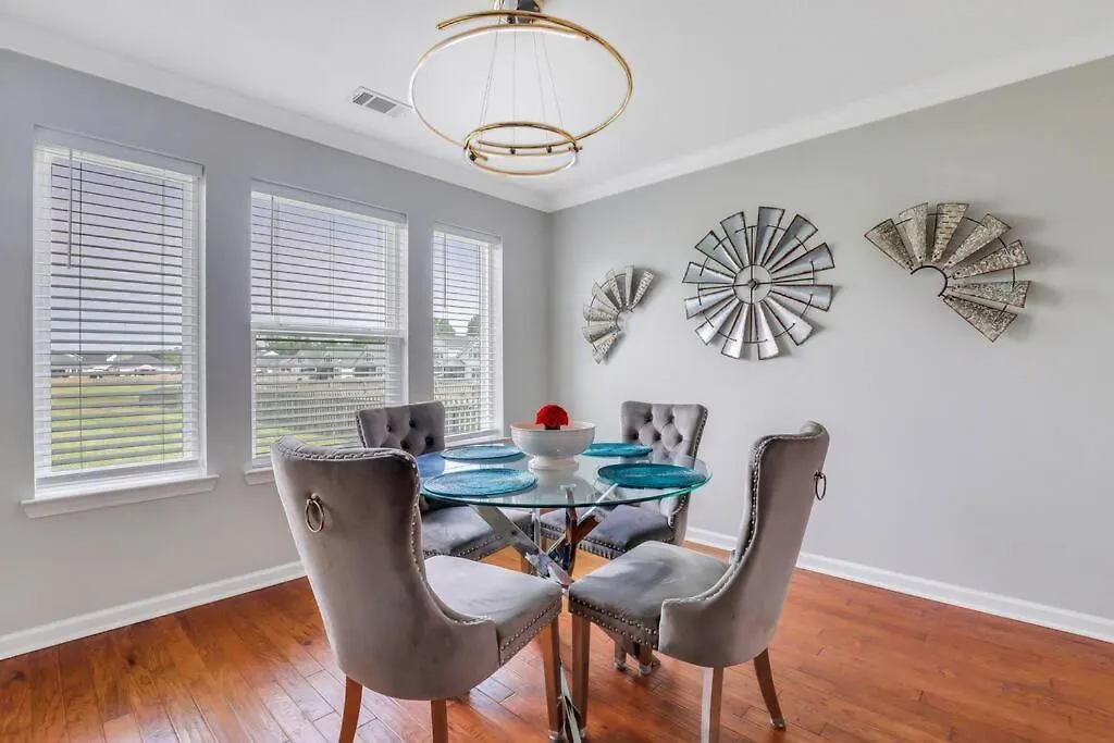 Lakeside Group Oasis 19min To Downtown Holiday home Savannah