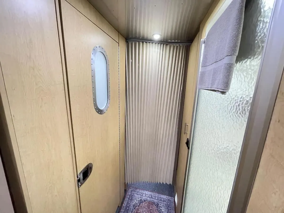 Camping Limited Edition Airstream Midway Downtown &