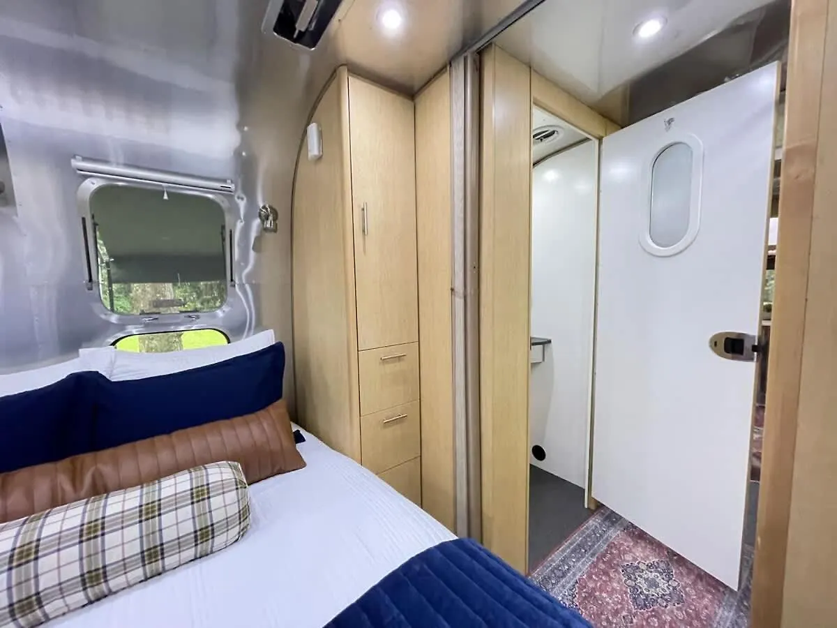 Camping Limited Edition Airstream Midway Downtown &