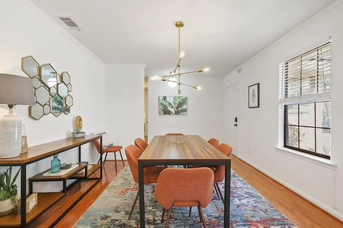 Large Family-friendly W Near & בית נופש *