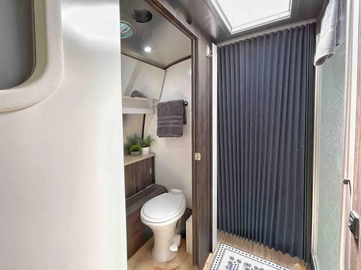 Cozy & Fun Airstream Camper Near Downtown & *