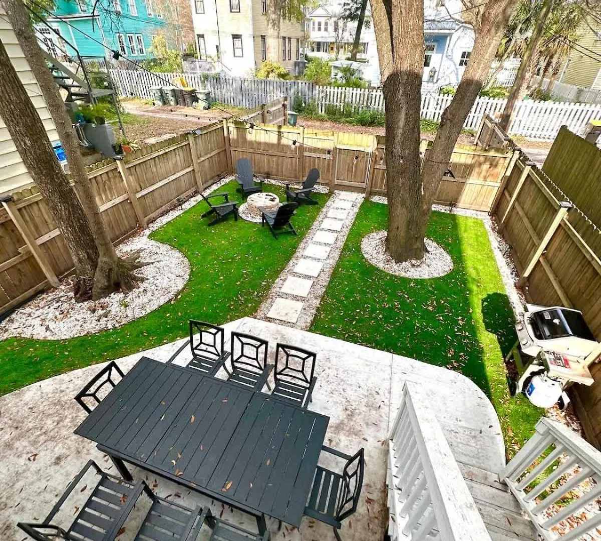 Downtown At The Peach House Dogs Welcome Fully Fenced Yard And Off-street Parking