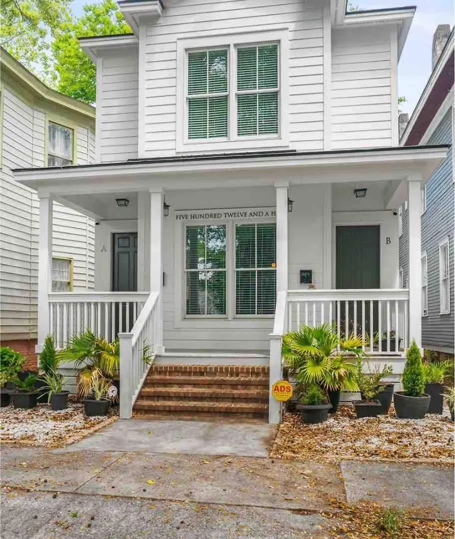 Downtown At The Peach House Dogs Welcome Fully Fenced Yard And Off-street Parking Lägenhet Savannah