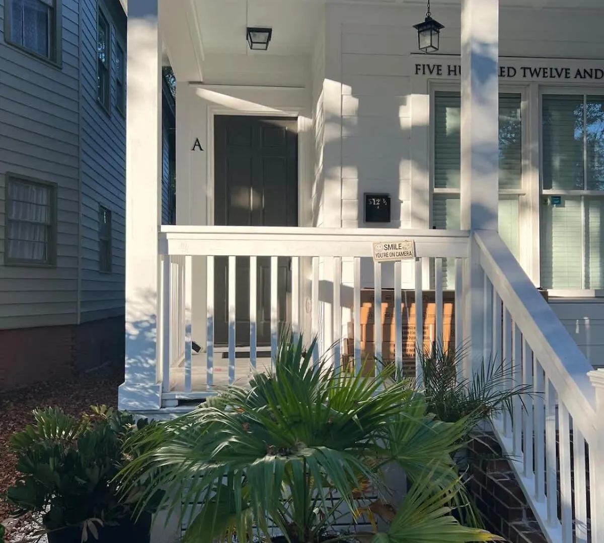 Lägenhet Downtown At The Peach House Dogs Welcome Fully Fenced Yard And Off-street Parking
