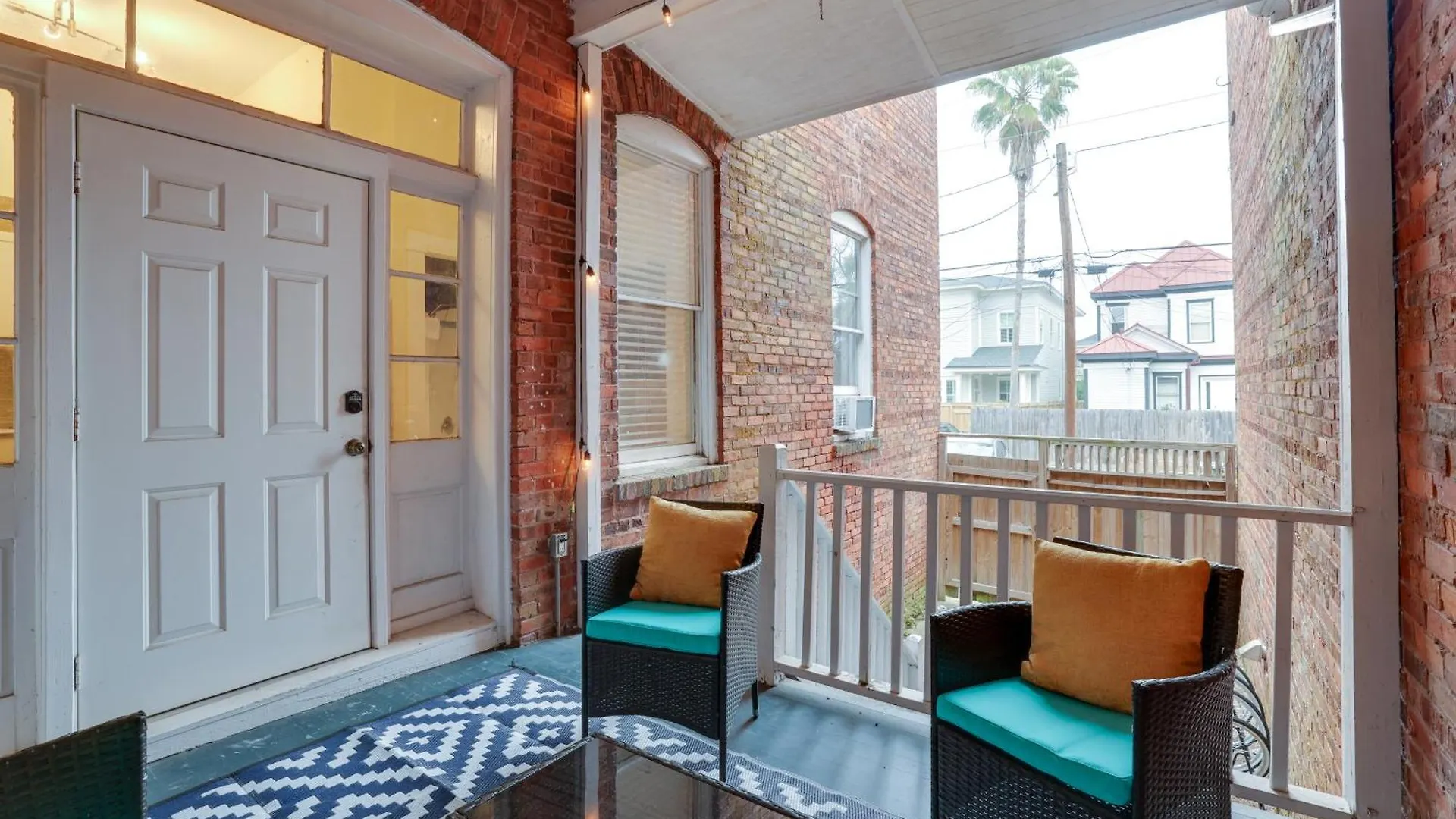 Mid-century Getaway Apartment