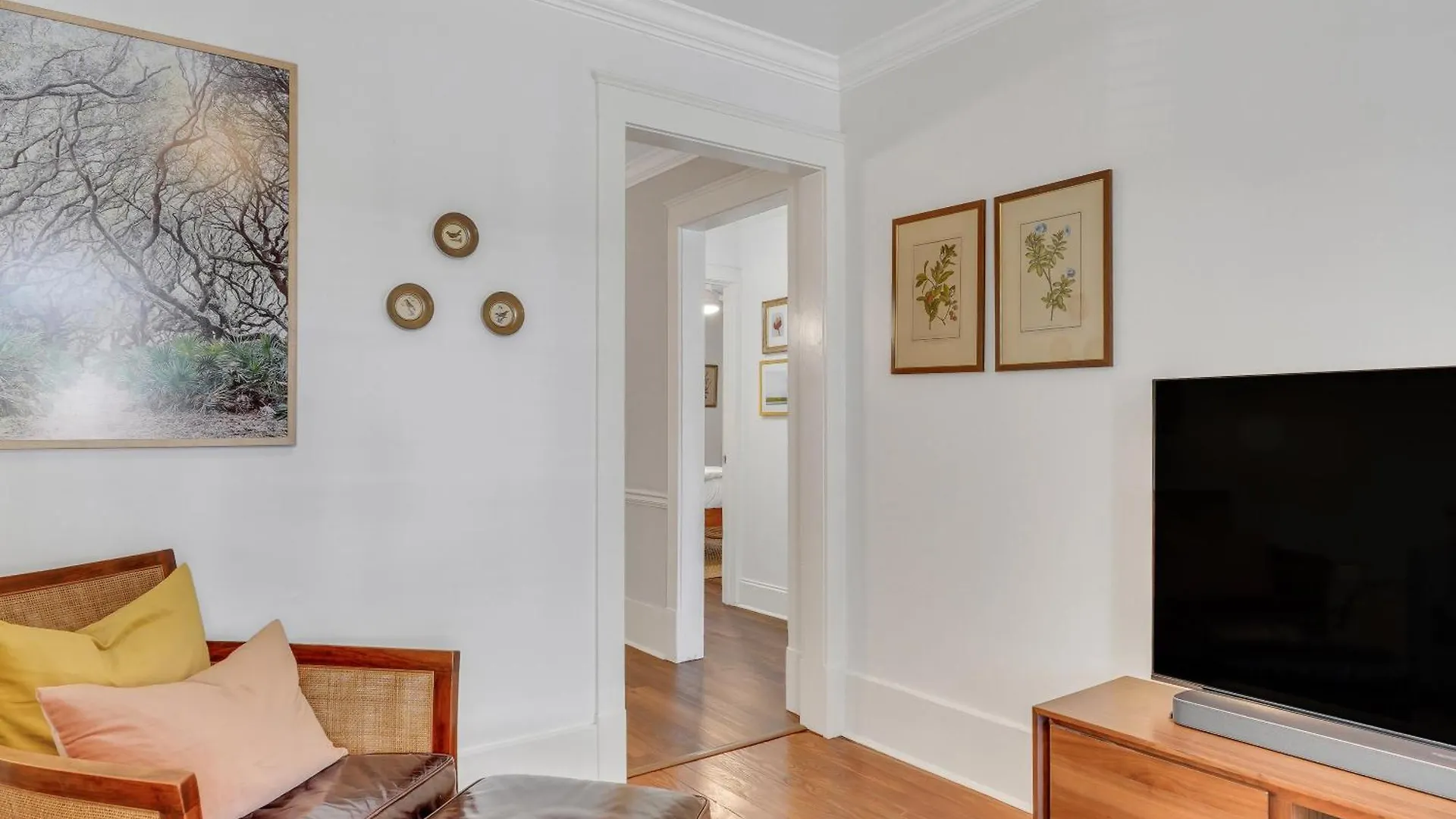 Charming Near Forsyth Park Heated Pool Access Walk To Restaurants Historic Sites 1390 Savannah