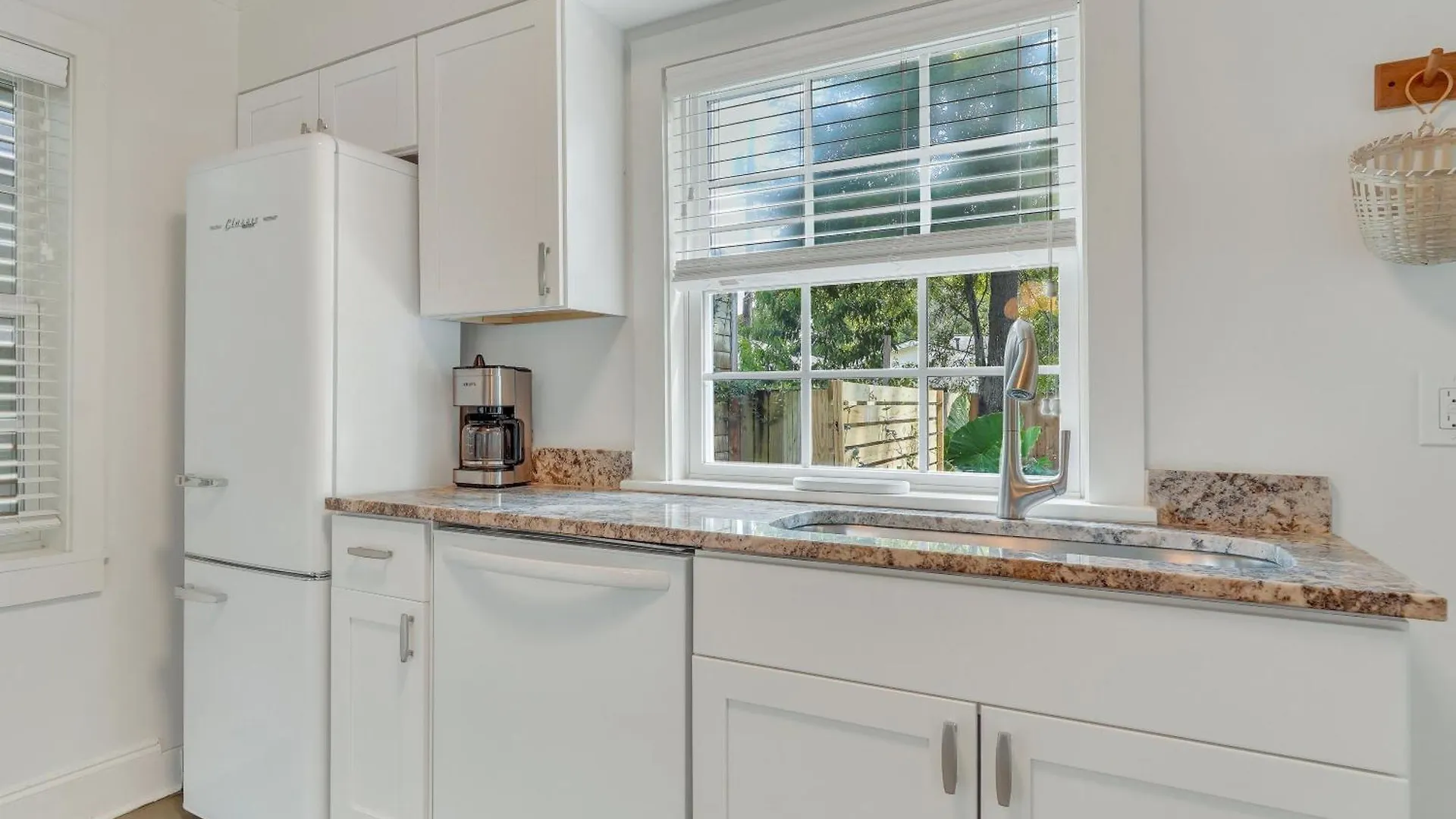Holiday home Charming Near Forsyth Park Heated Pool Access Walk To Restaurants Historic Sites 1390