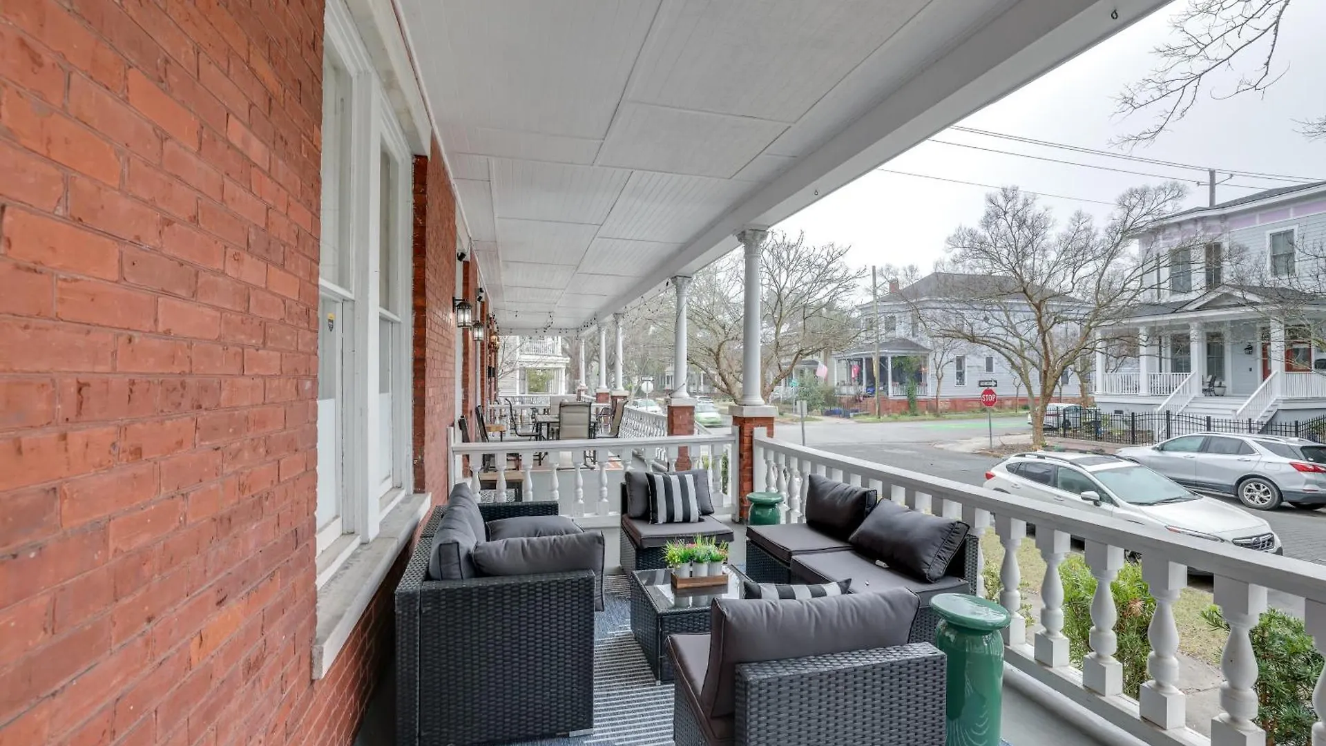 Mid-century Getaway * Savannah
