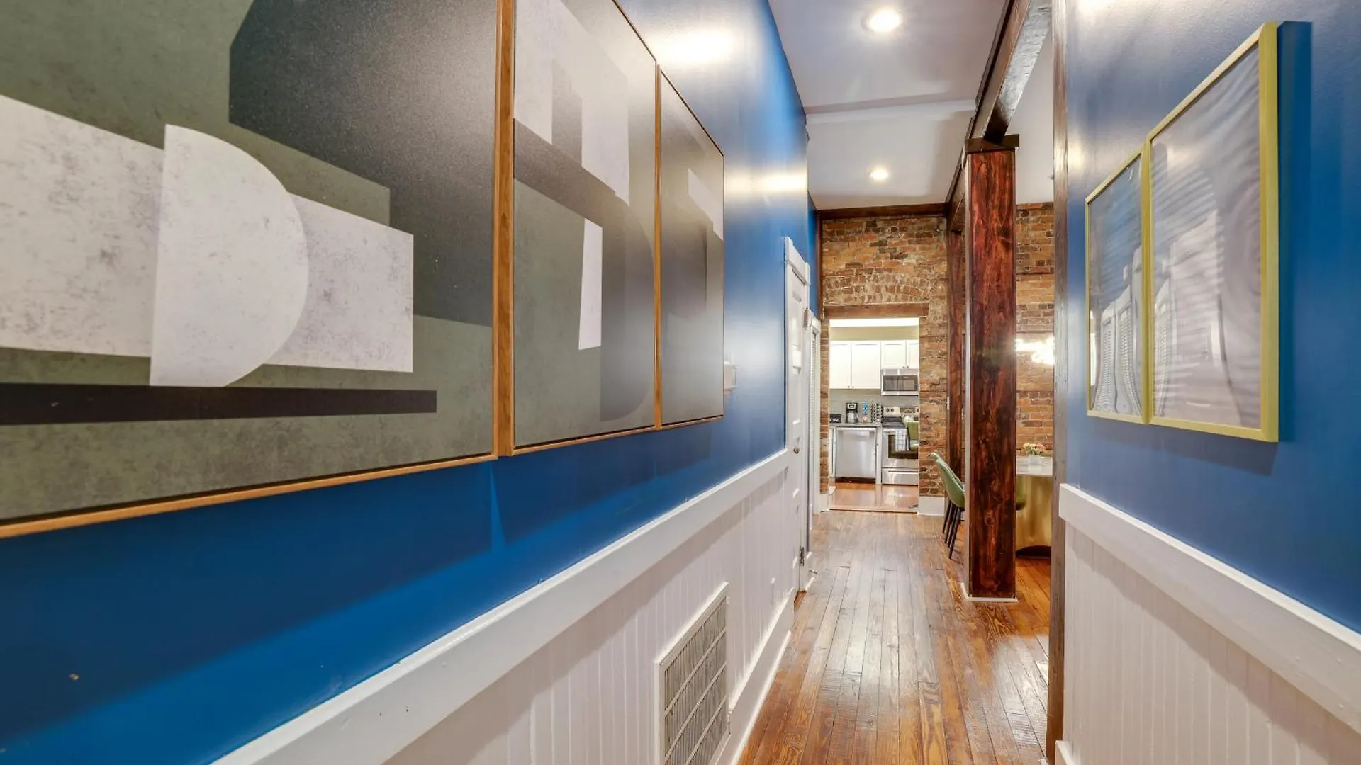 Mid-century Getaway Savannah