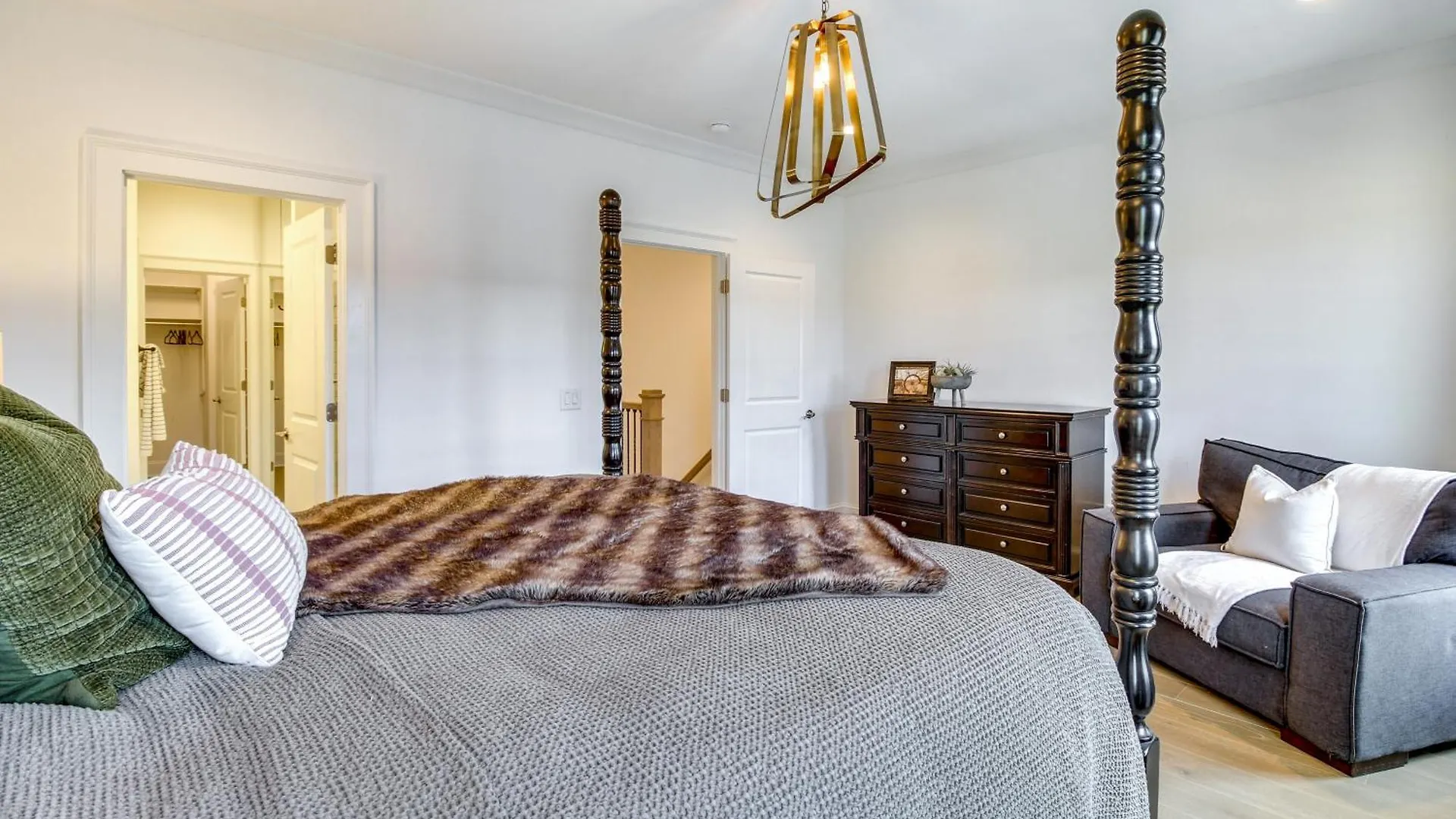 Charming Townhome - 1 Block To Riverwalk! * Savannah