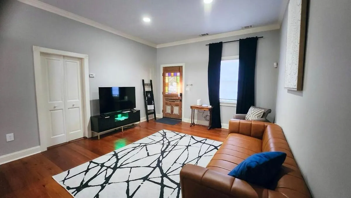 Beautiful In Historic 3bed 3bath * Σαβάνα