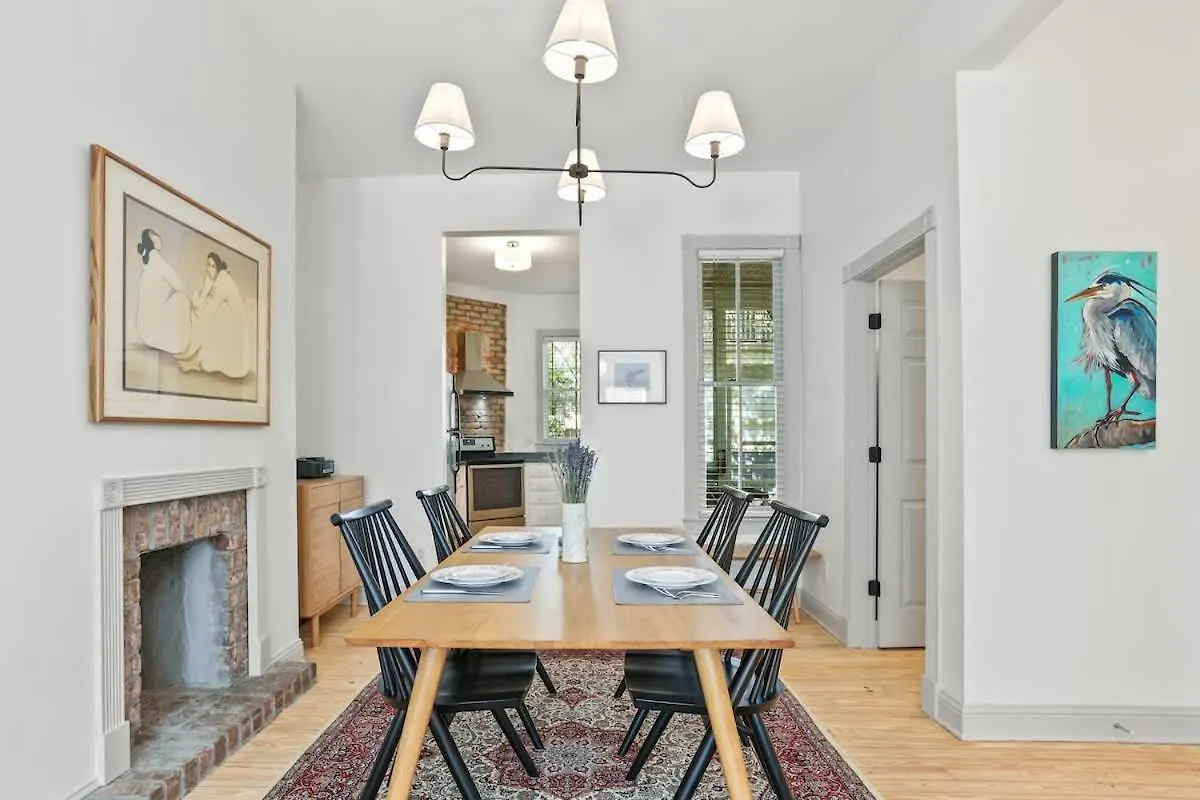 Vakantiehuis Quiet Historic Corner Easy Walk To Downtown Dining And Entertainment *