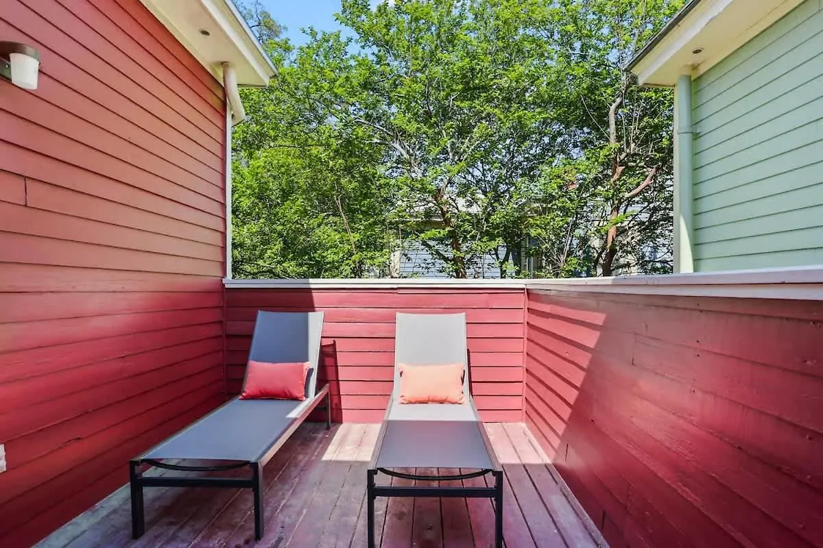 Vakantiehuis Quiet Historic Corner Easy Walk To Downtown Dining And Entertainment Savannah
