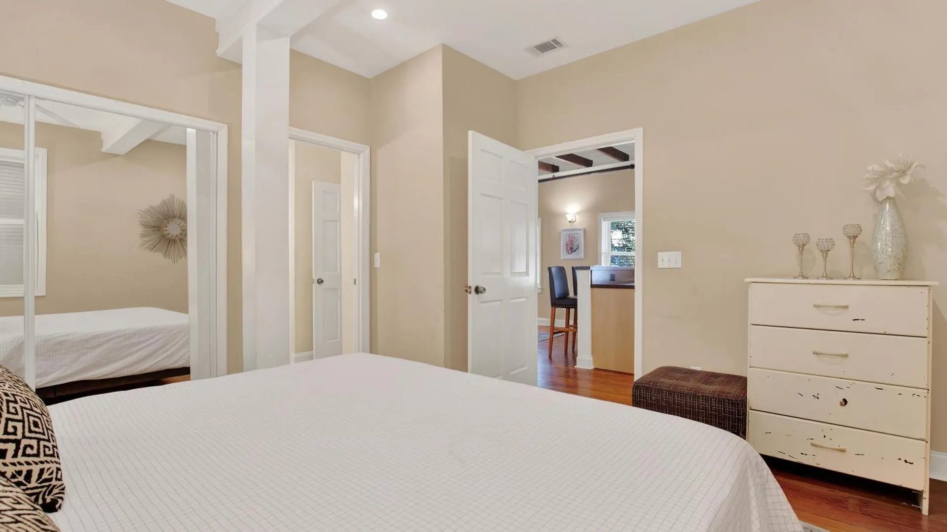 Market Loft - 4 Bedroom Savannah