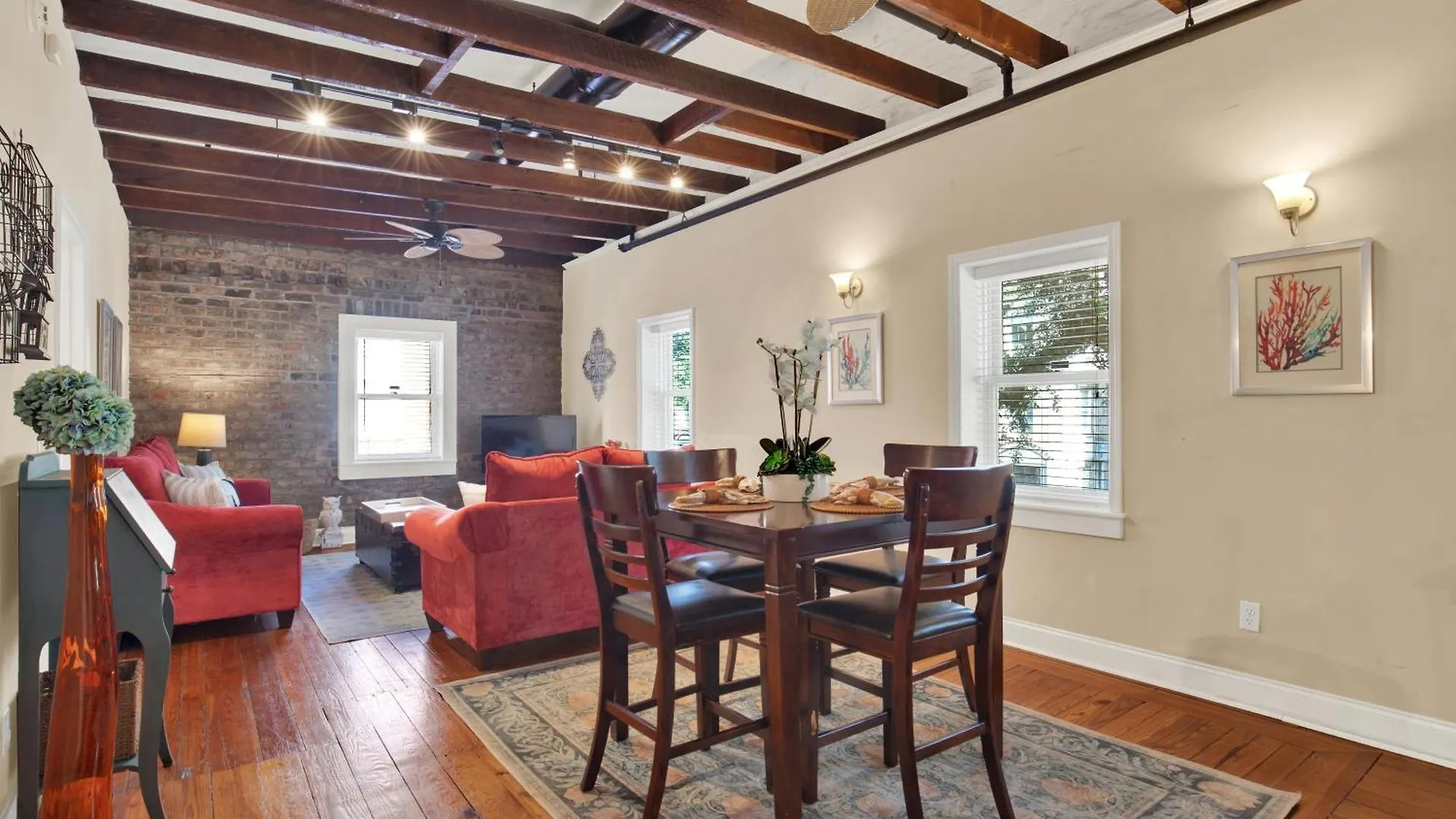 Market Loft - 4 Bedroom Savannah