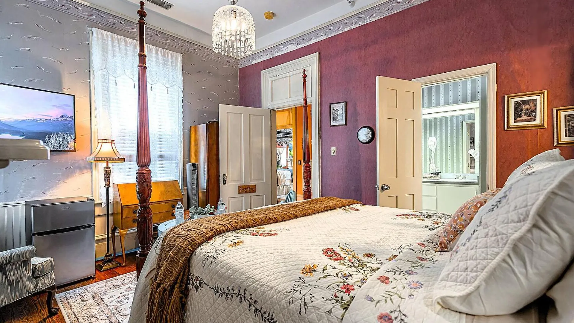 Historic Victorian Main House In Σπίτι διακοπών
