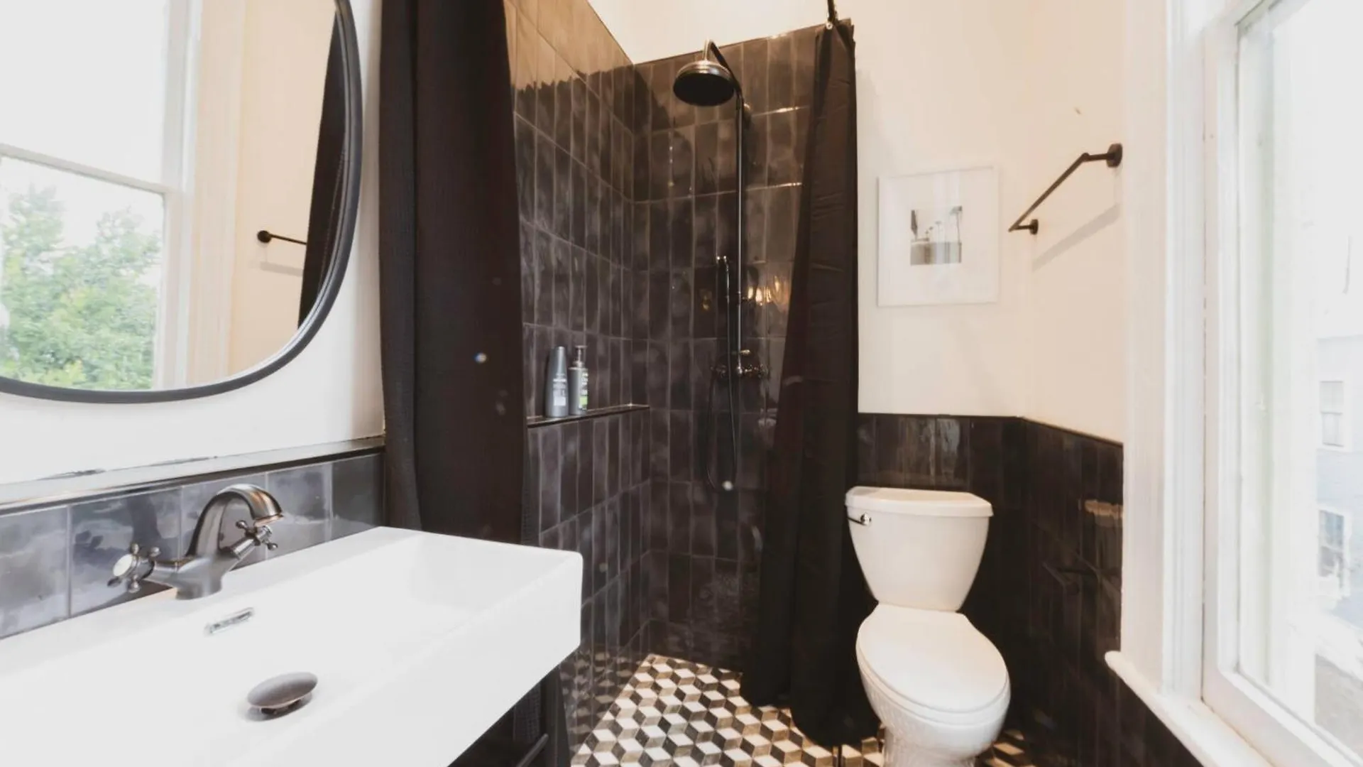 Apartment 2bdr 2bath Prime Location Walk To Forsyth Park!