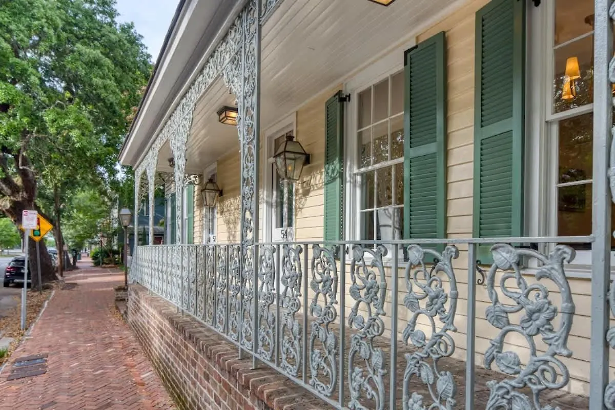 Updated Historic 3 Bedroom Walk Everywhere Villa *
