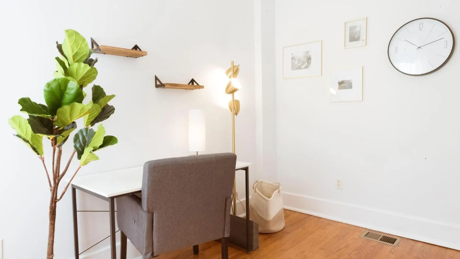Semesterbostad Private Triplex Sleeps 22 Starland District *