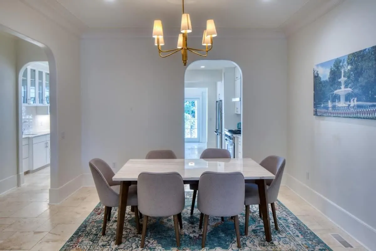 Luxvilla 3 Br-3 Ba Near River Street Вилла