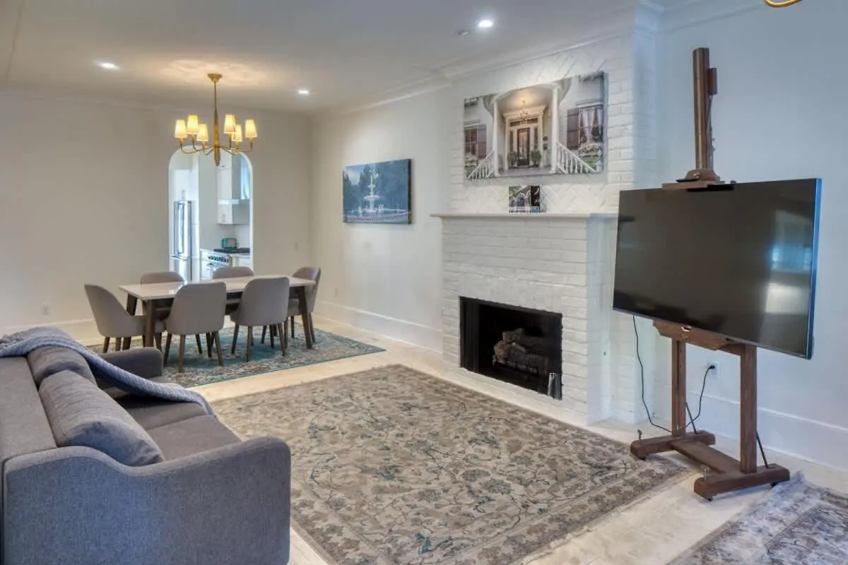 Вилла Luxvilla 3 Br-3 Ba Near River Street
