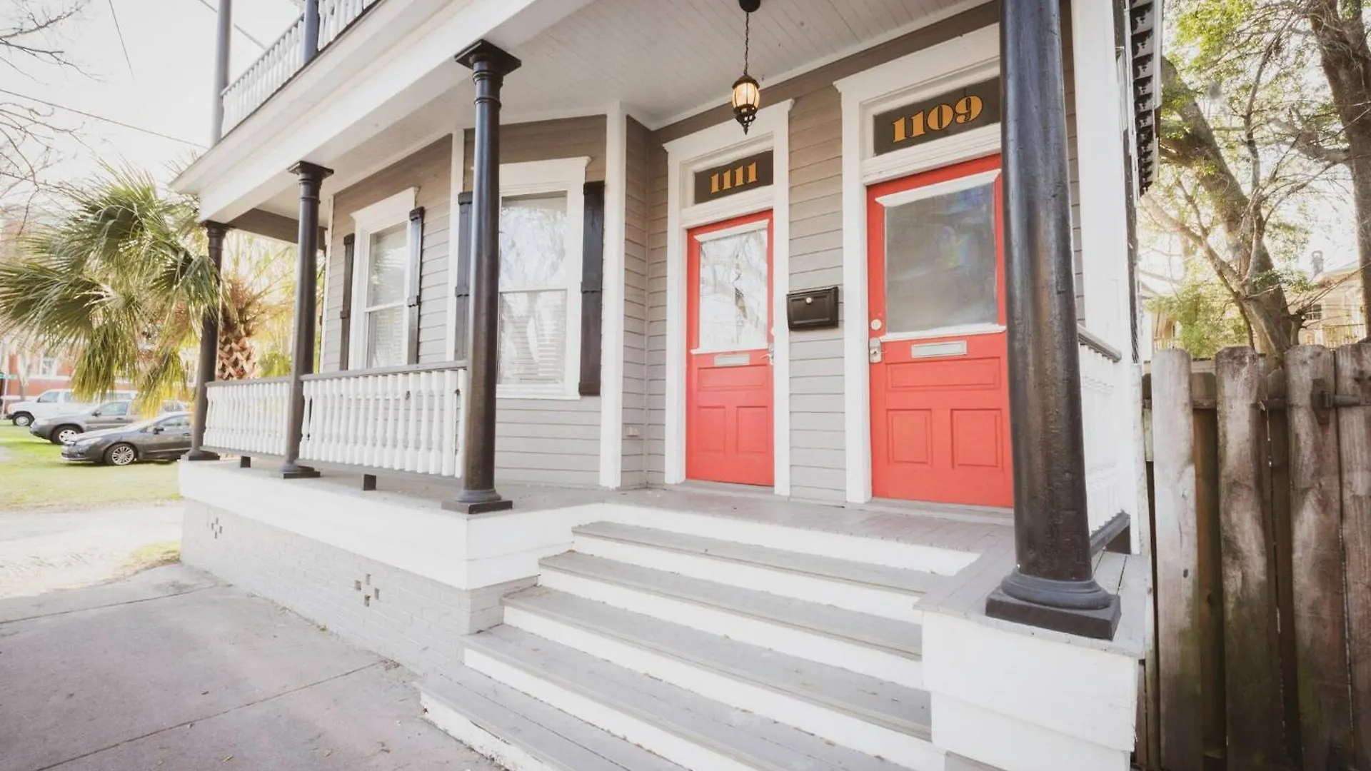 Entire Duplex 2 Apts & 6 Bdrs Near Forsyth Park!