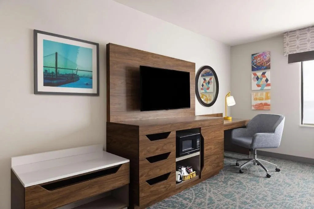 Hotel Hampton & Savannah-airport 3*