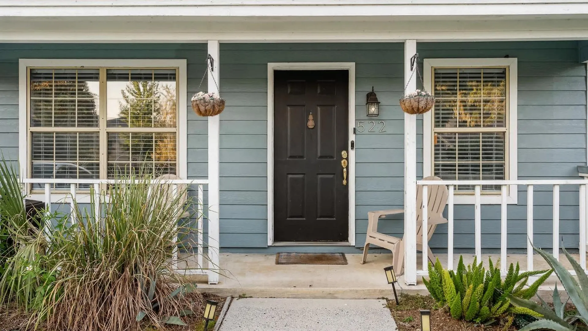 Dog Friendly - Hot Tub - Large Backyard Savannah
