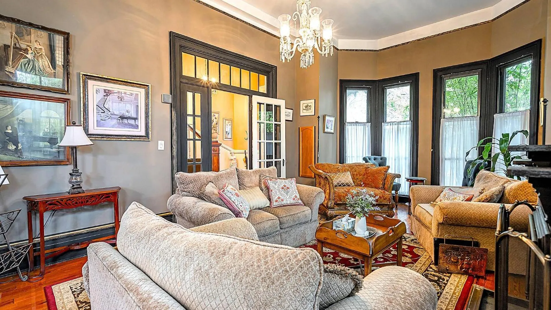 Dom wakacyjny Parlor Room_victorian_private Entrance, Bathroom Savannah