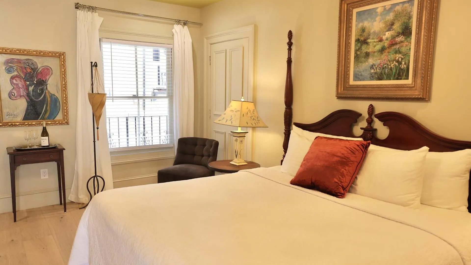 Foley House 4*