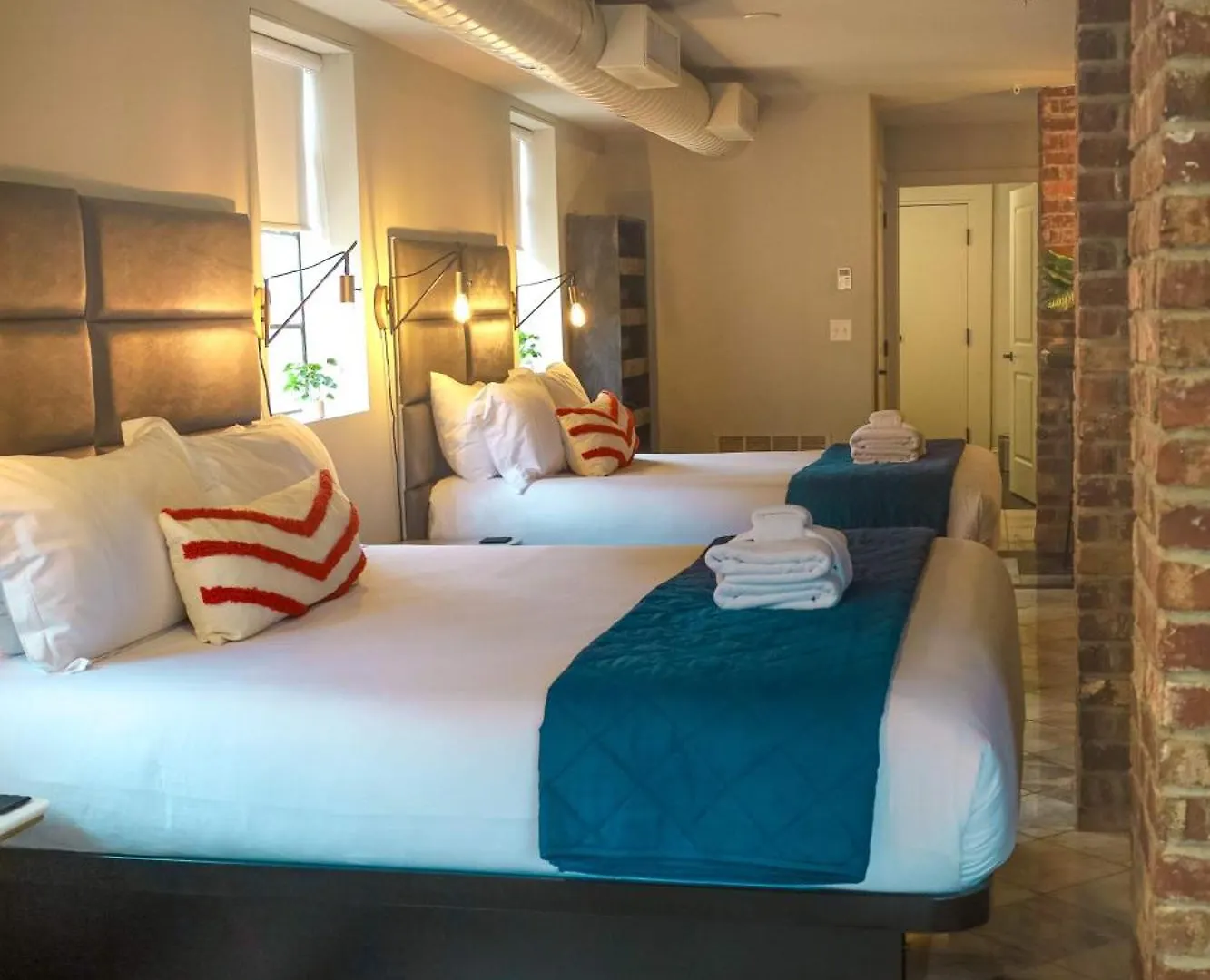 King And Queen 1st Floor Sleeps 6
