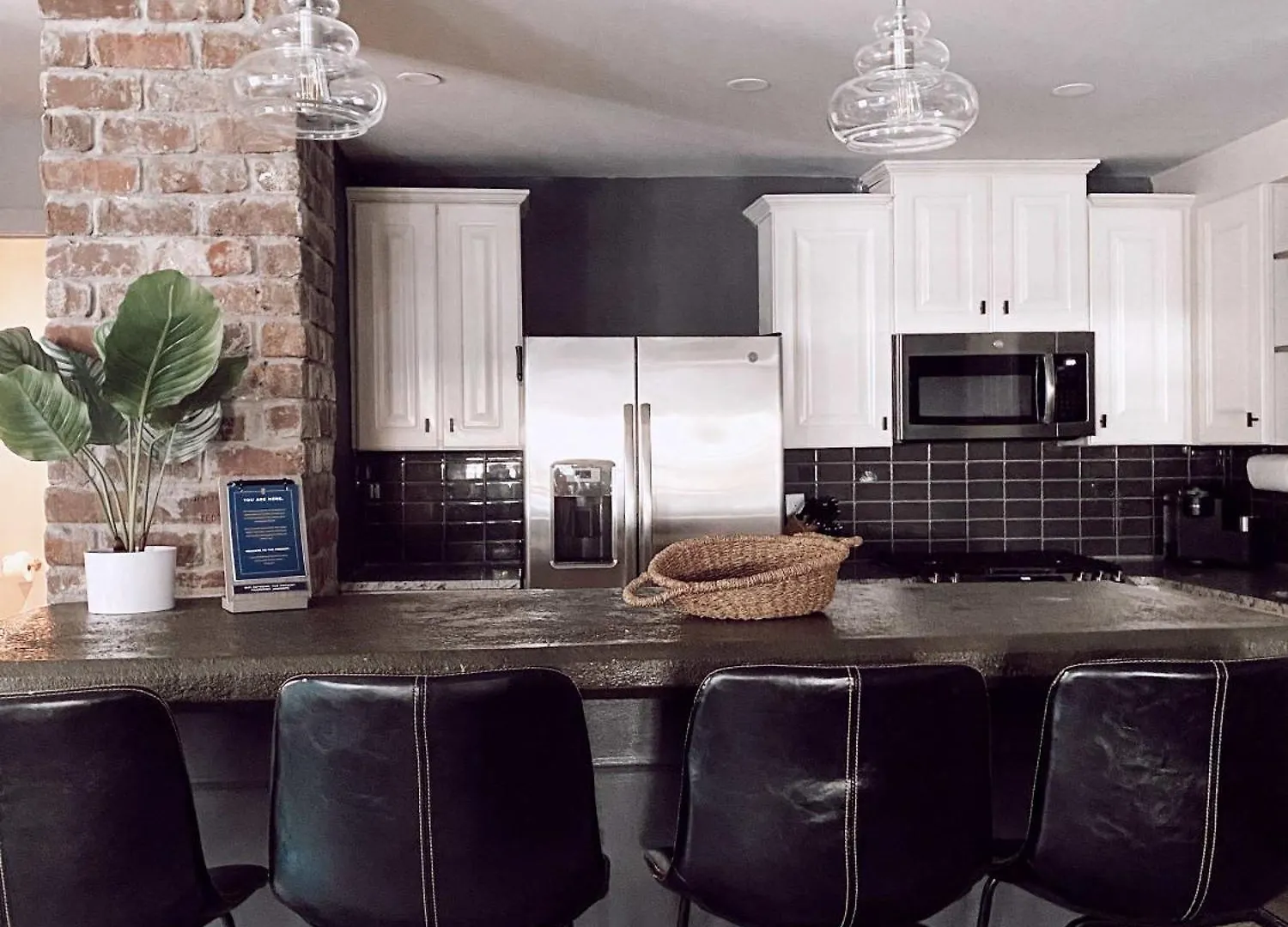 King And Queen 1st Floor Sleeps 6 *