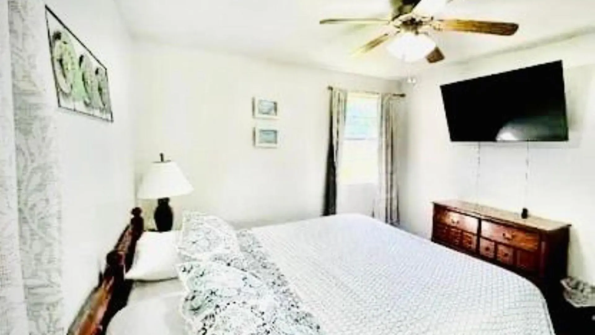 Charming House-5 Sleeps Near Airport, Port, Pooler, Downtown, River Tybee Island * Savannah