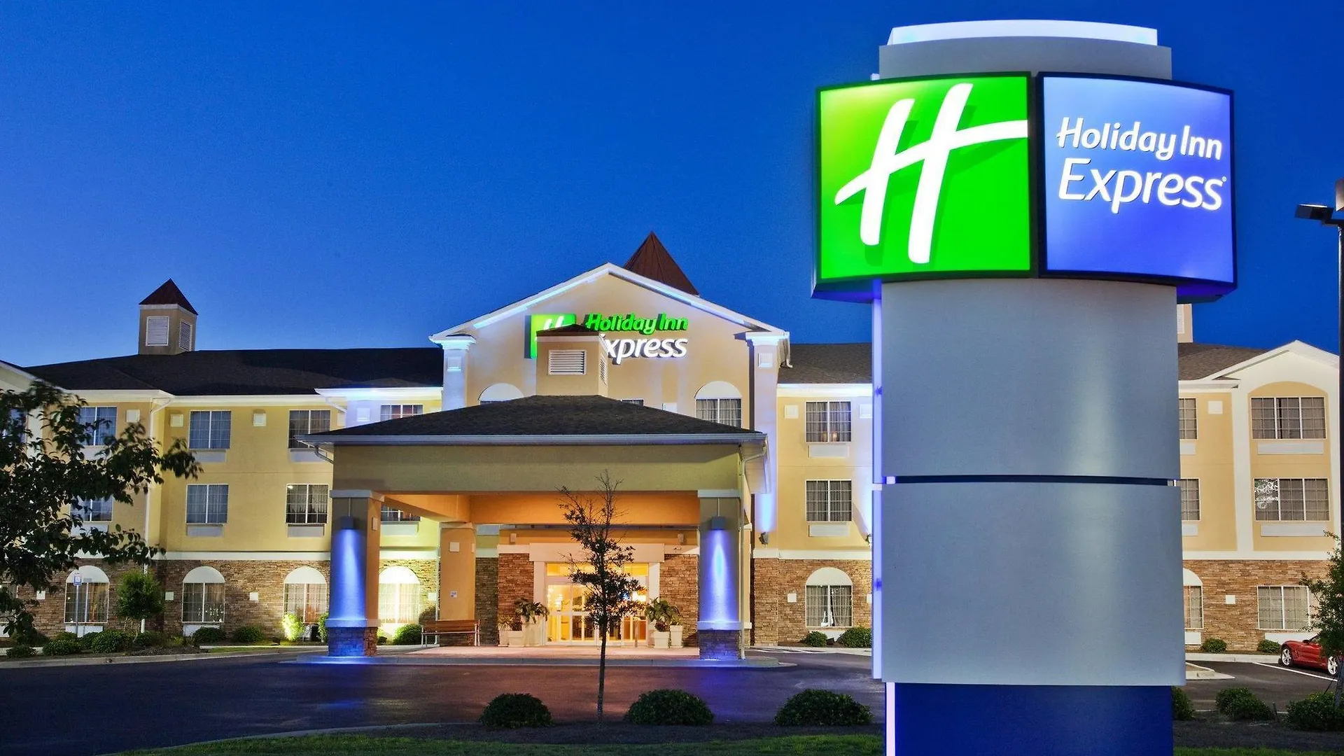 Express Airport By Ihg Hotel 3*