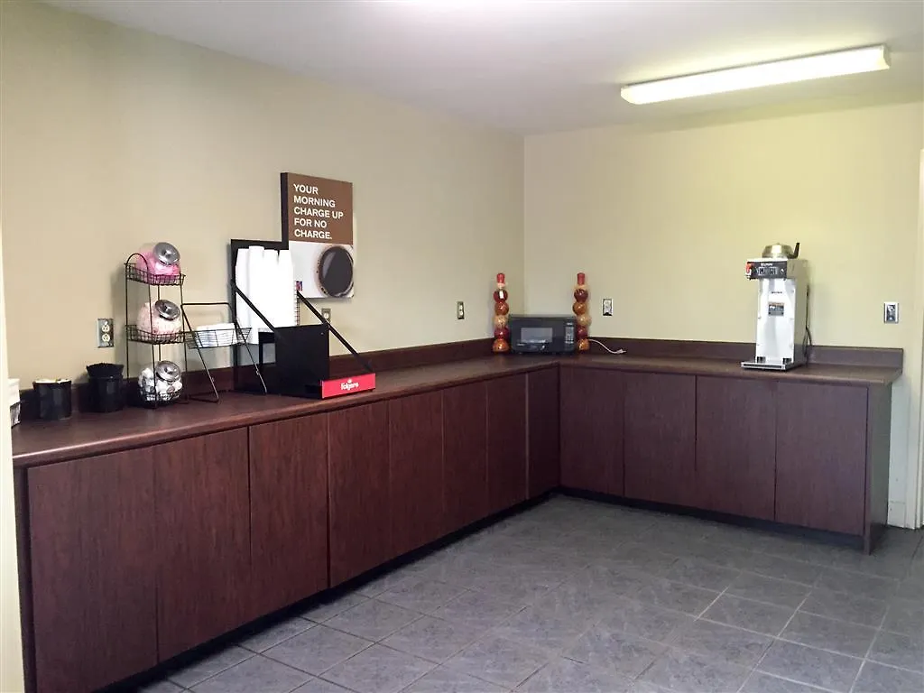 6-pooler, Ga - Savannah Airport Hotel 2*