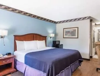 Howard Johnson By Wyndham Ga Hotel Savannah