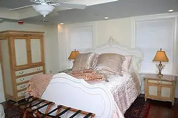 Justine 4* Savannah