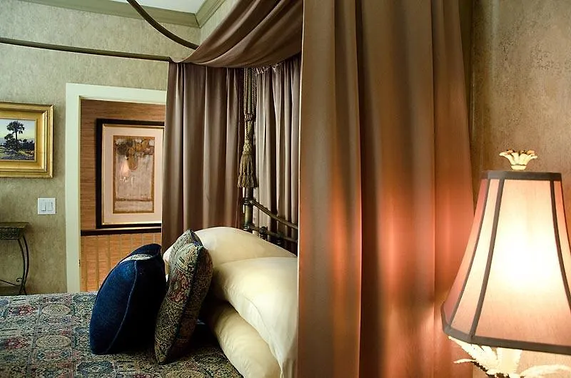 Armstrong Inns Nocleg ze śniadaniem 4*