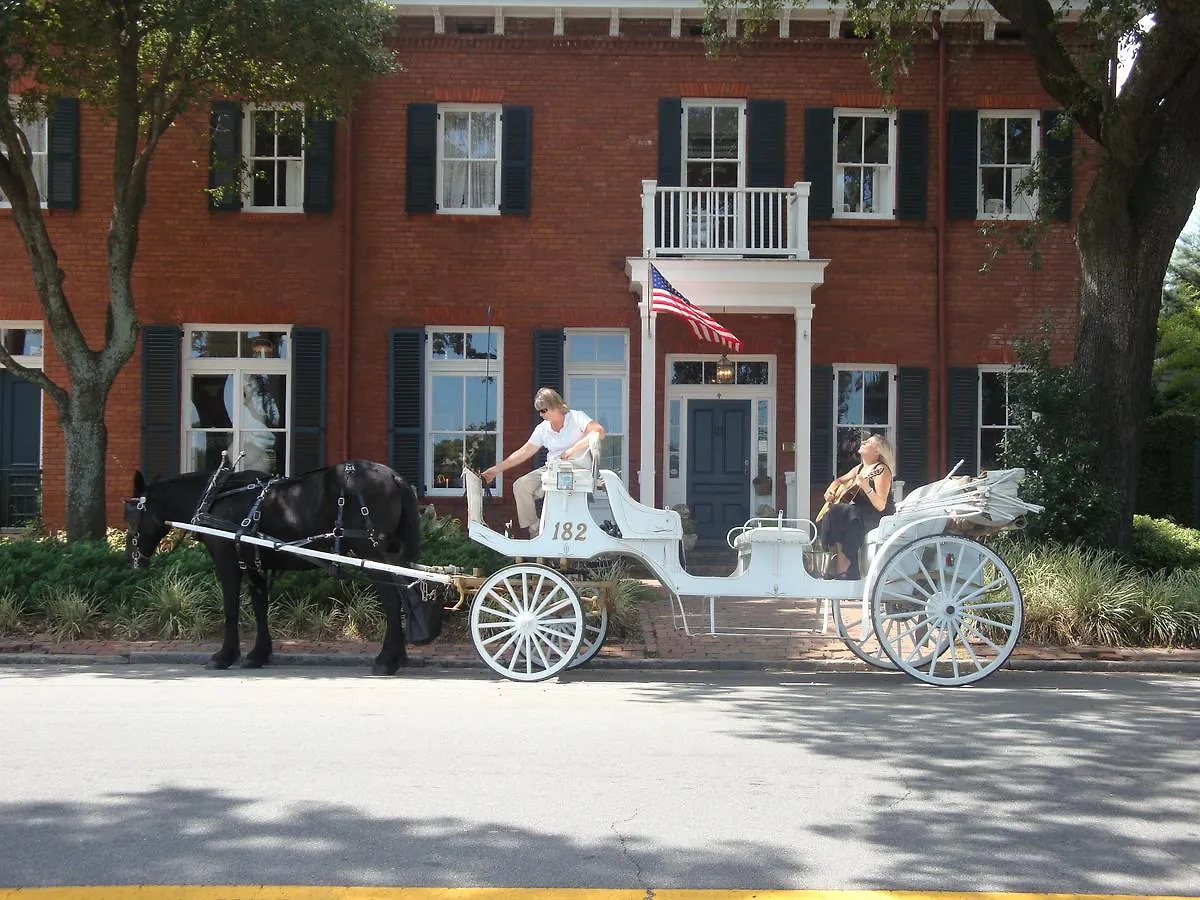 Armstrong Inns Nocleg ze śniadaniem Savannah