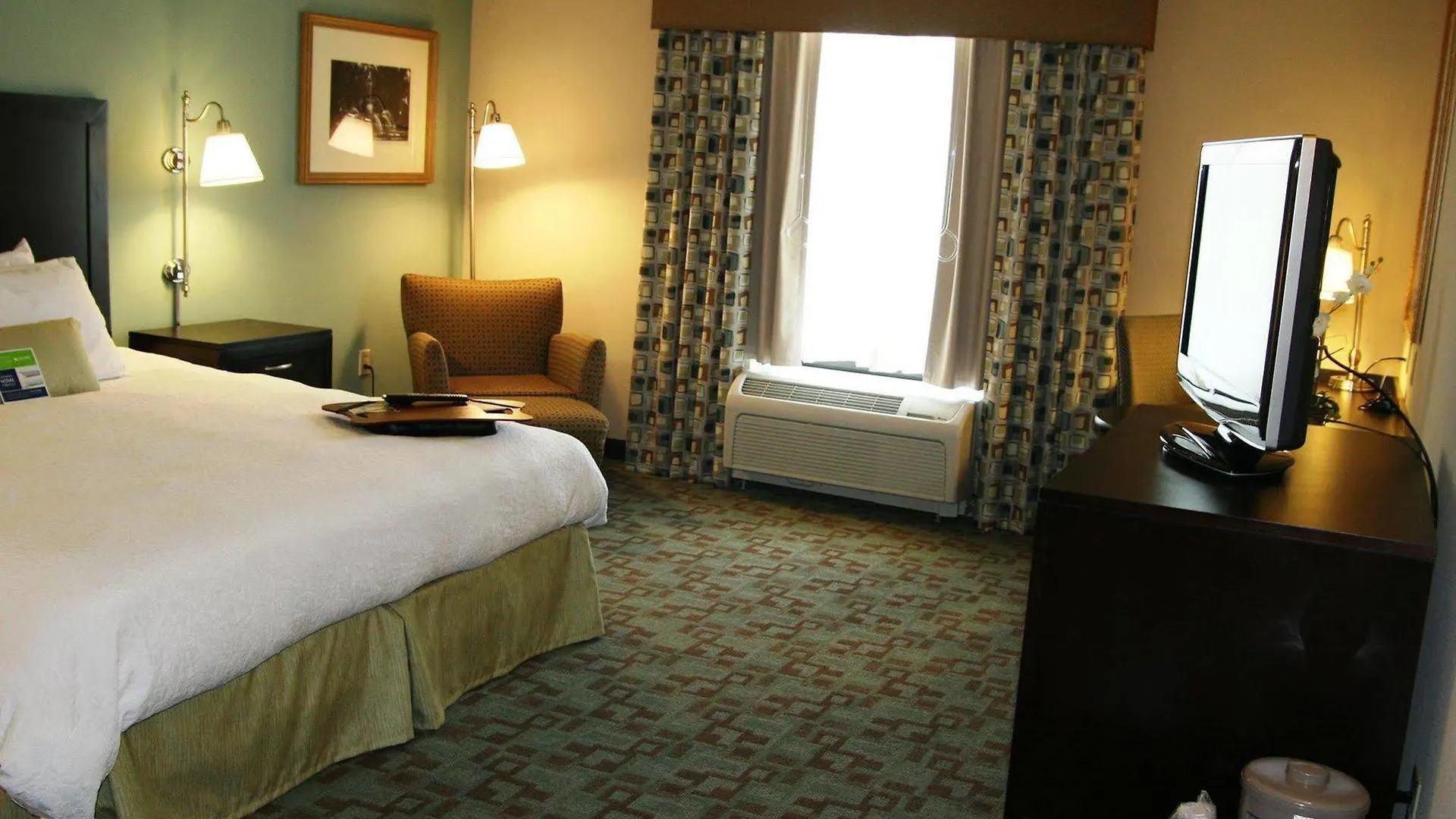 Hampton & Savannah-airport Hotel