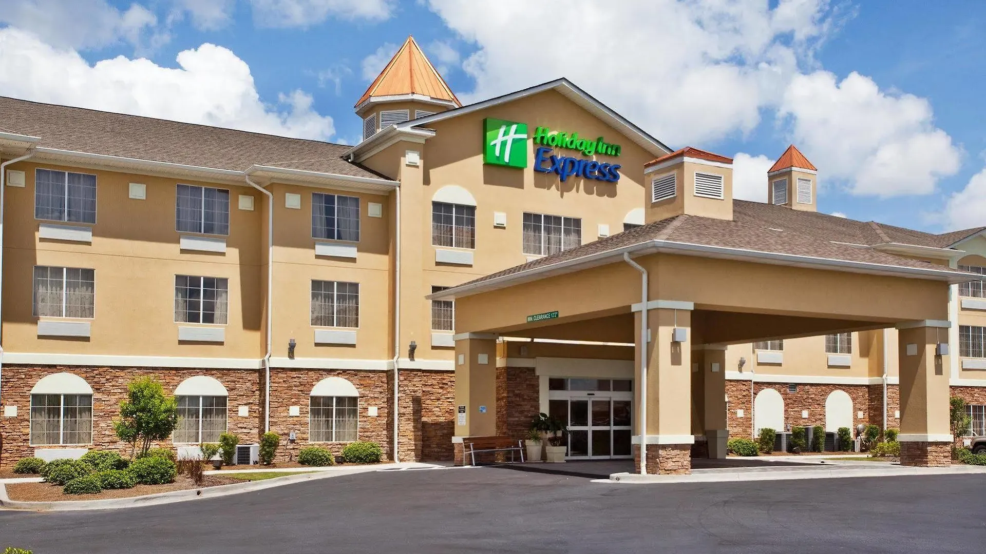 Hotel Express Airport By Ihg Savannah