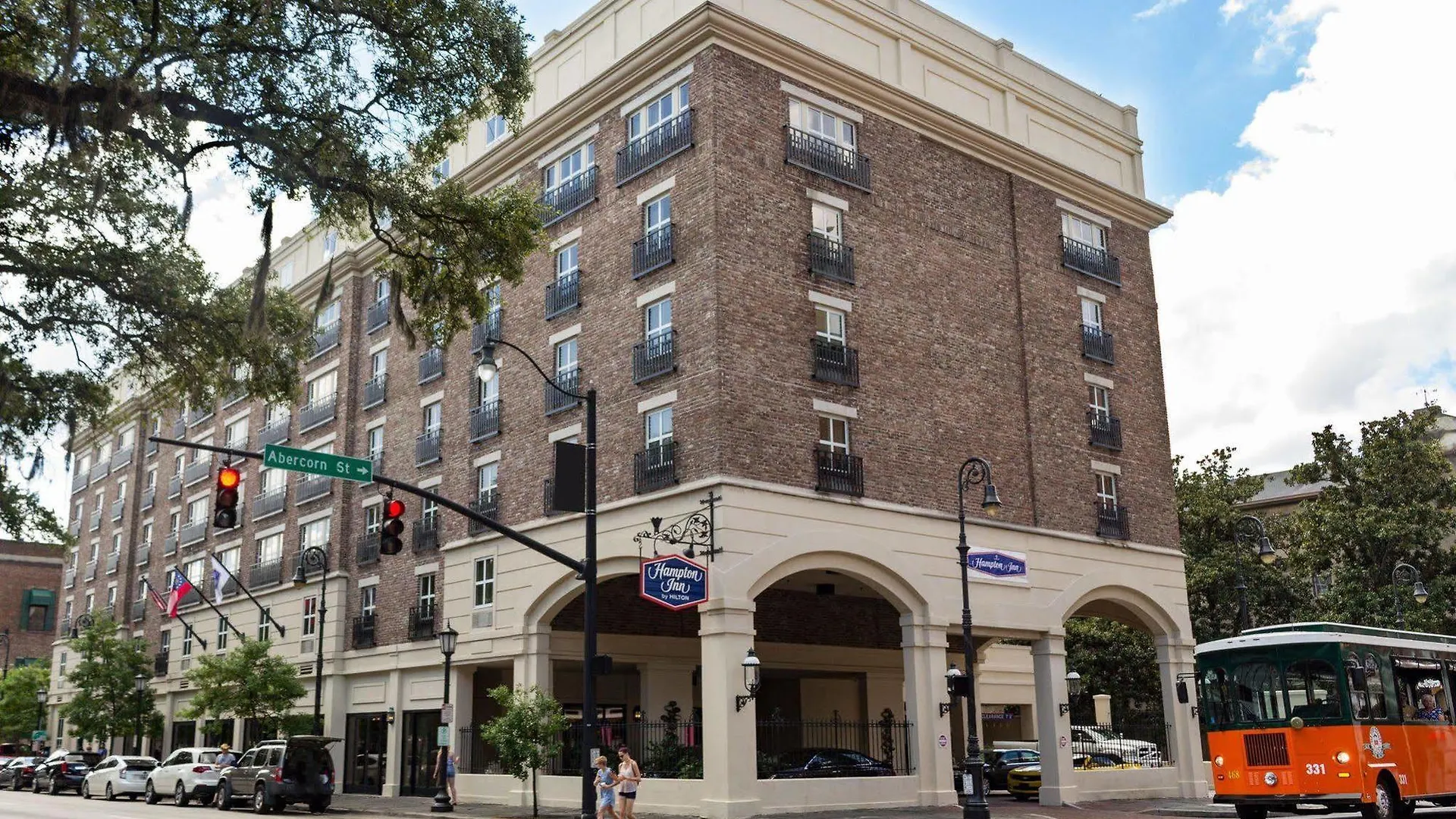 Hampton & Historic District 3* Savannah