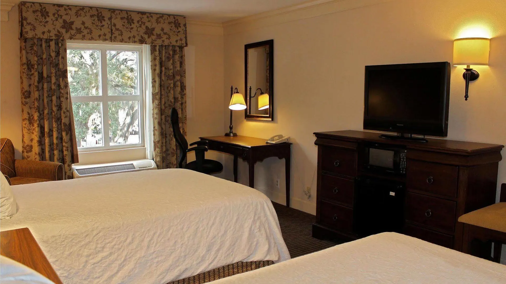 Hampton & Historic District Hotel Savannah