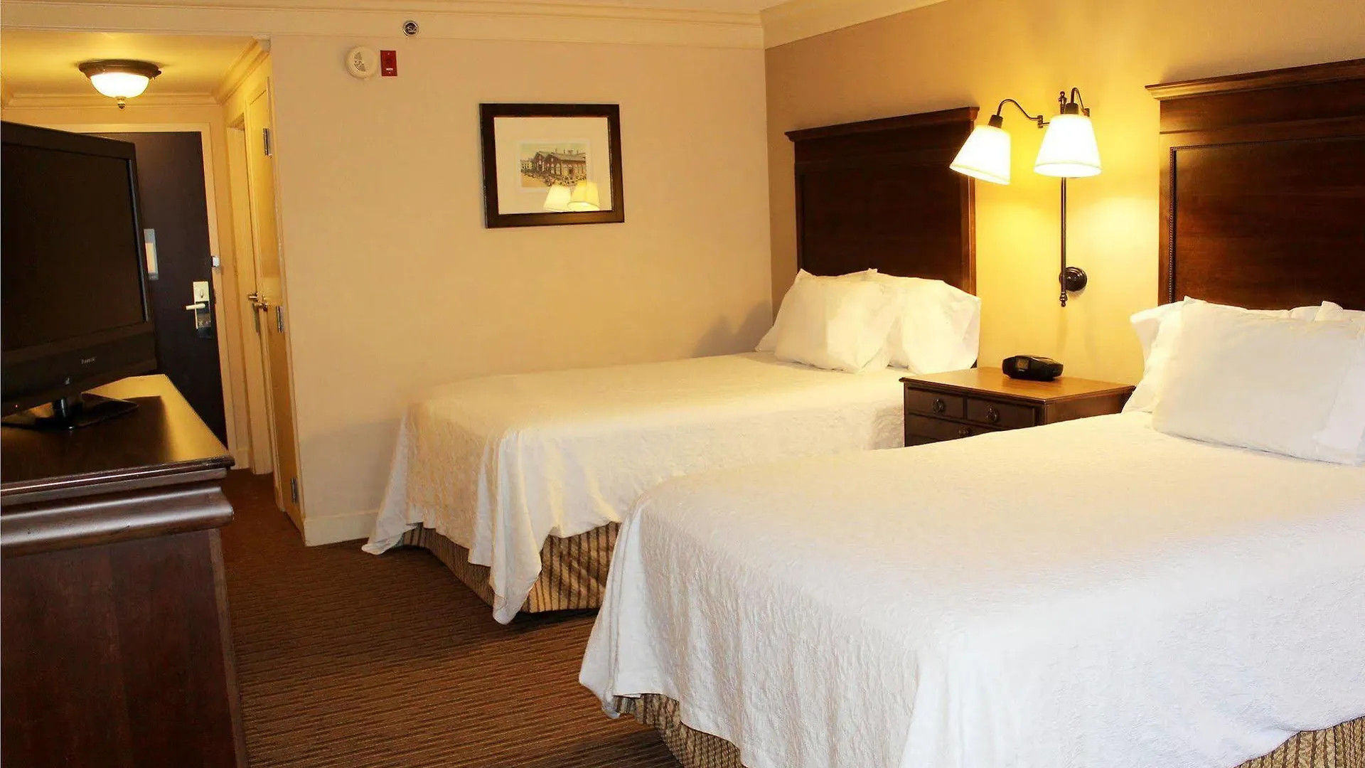 Hotel Hampton & Historic District