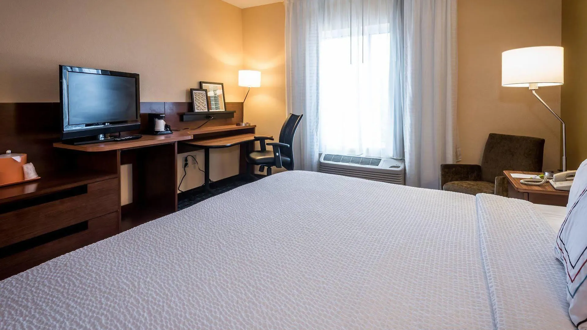 Hotel Fairfield & Savannah I-95 South 3*