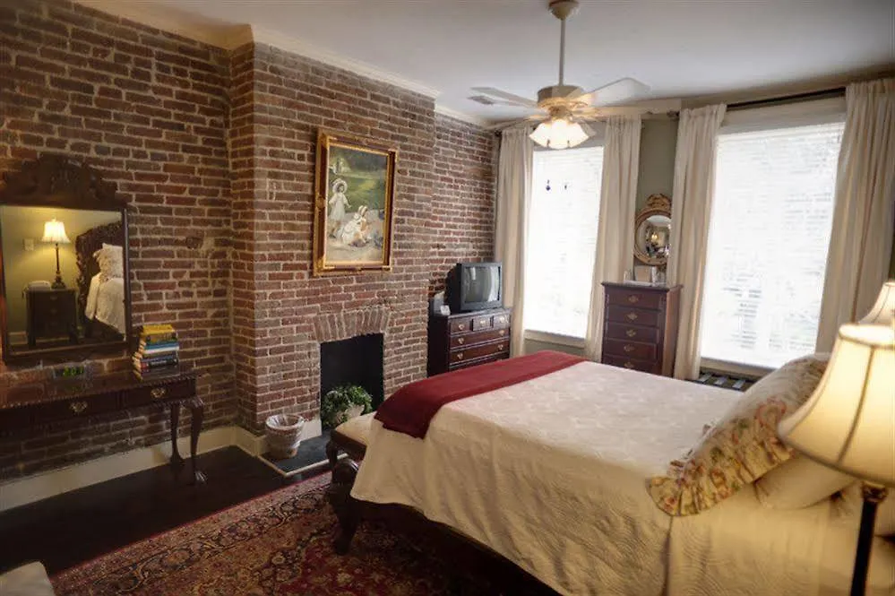 Savannah Bed & Breakfast Inn Отель типа 