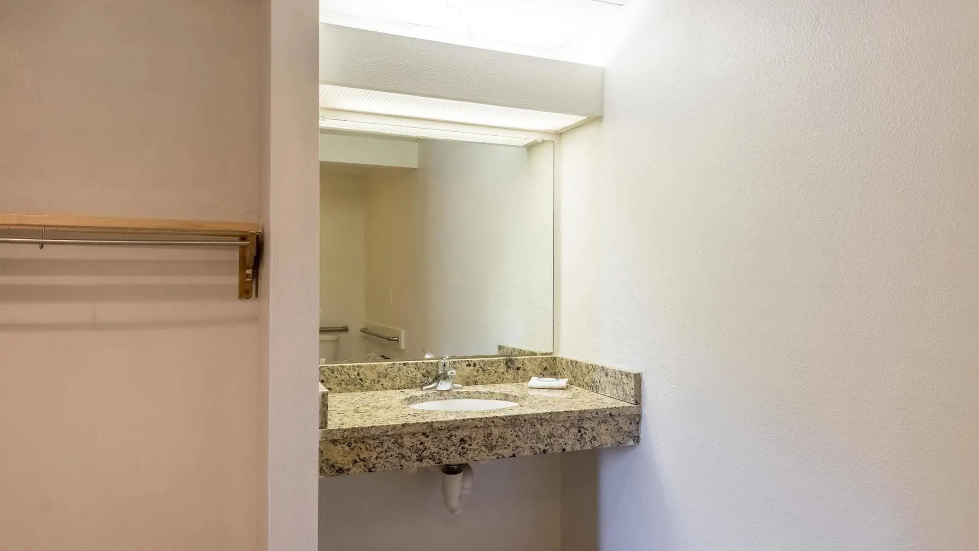 6-pooler, Ga - Savannah Airport Hotel Pooler