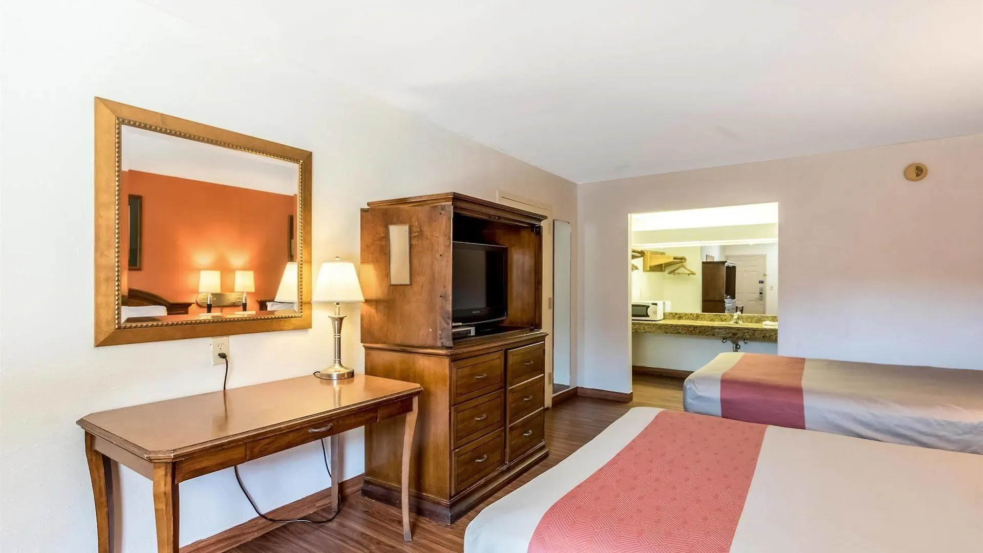 6-pooler, Ga - Savannah Airport 2*
