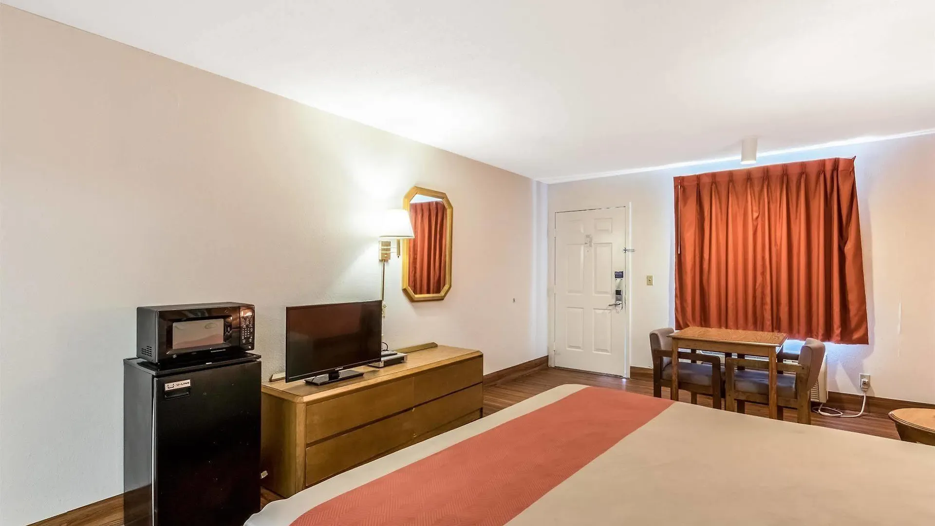 6-pooler, Ga - Savannah Airport Hotel 2*